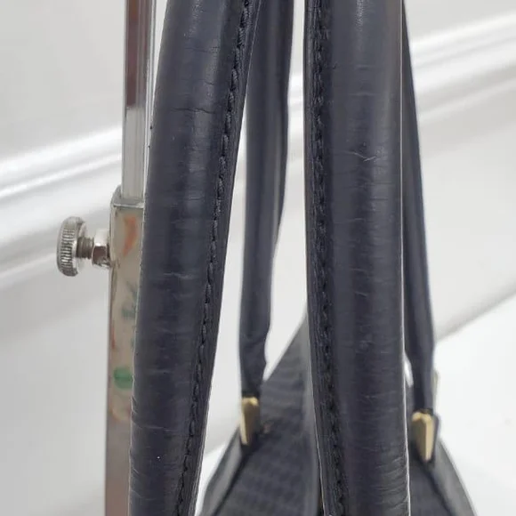 Elegant Black Tote Bag - Picture 12 of 14